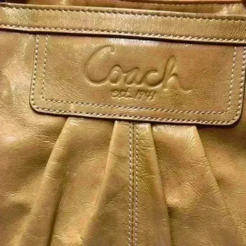 Coach Gallery F13761 Golden Tan Patent Leather Medium Shoulder Bag Turn Locks